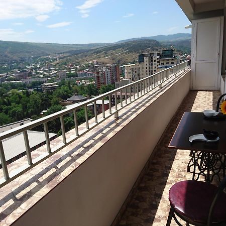 Spacious 2 Bedroom Apartment Tbilisi Luaran gambar