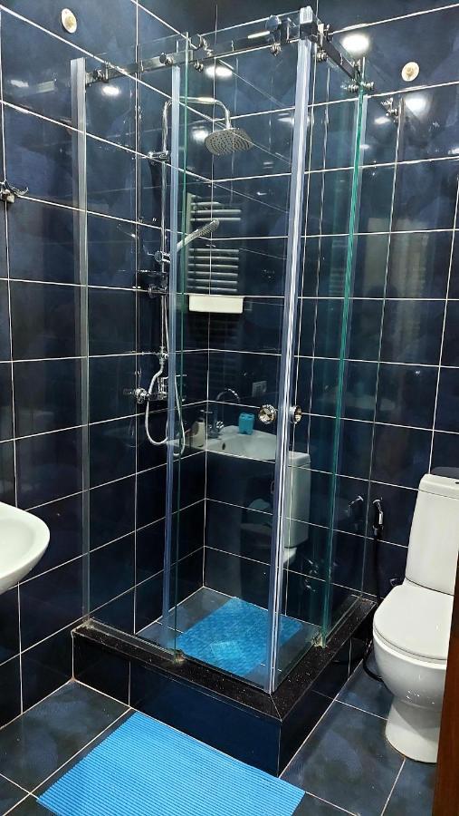 Spacious 2 Bedroom Apartment Tbilisi Luaran gambar