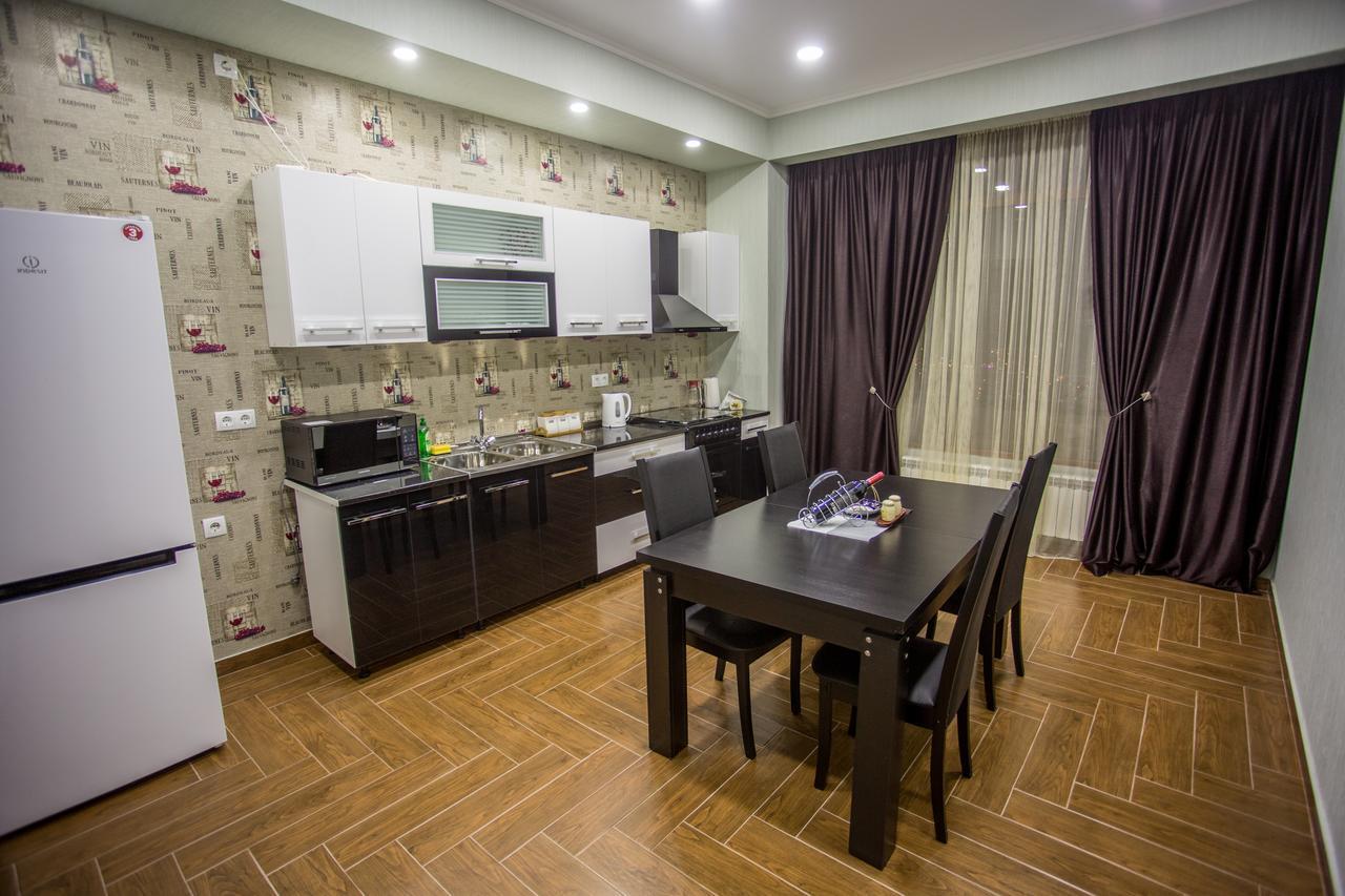 Spacious 2 Bedroom Apartment Tbilisi Luaran gambar