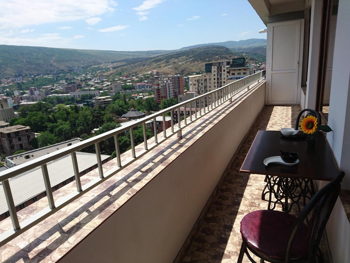 Spacious 2 Bedroom Apartment Tbilisi Luaran gambar