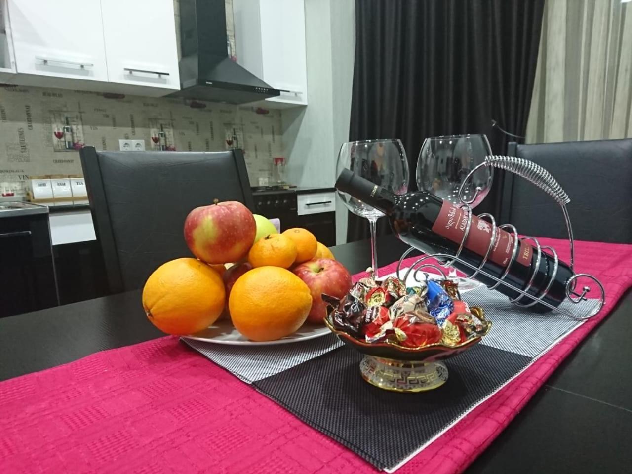 Spacious 2 Bedroom Apartment Tbilisi Luaran gambar